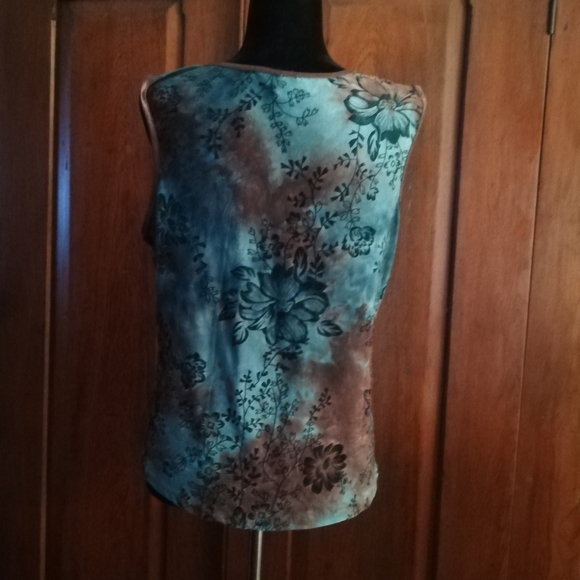 Dressbarn Princess Cut Floral Blouse - Size L - Picture 4 of 11